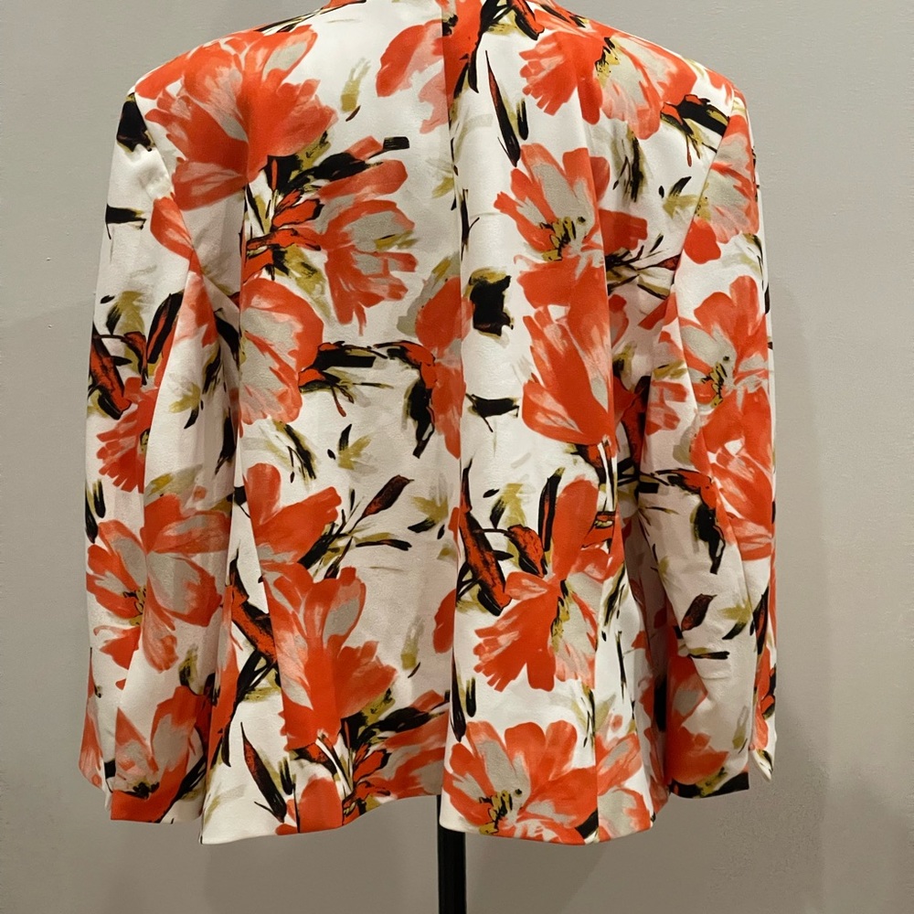 Kasper 18W Floral Patterned Blazer with Pockets and Shoulder Pads - Picture 4 of 8